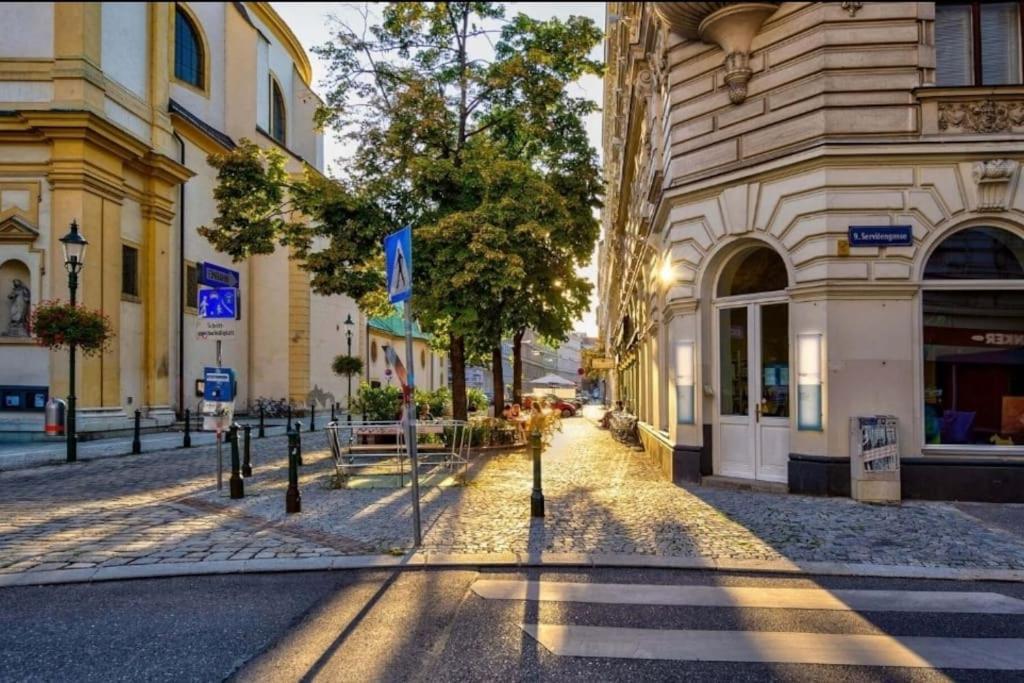 Your Sunny Home Away From Home Виена Екстериор снимка