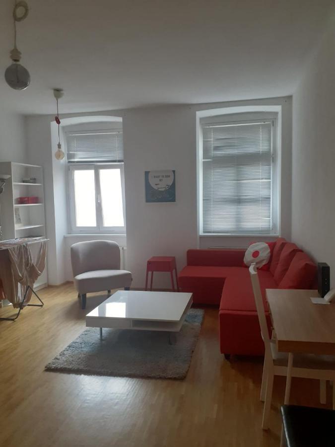Your Sunny Home Away From Home Виена Екстериор снимка